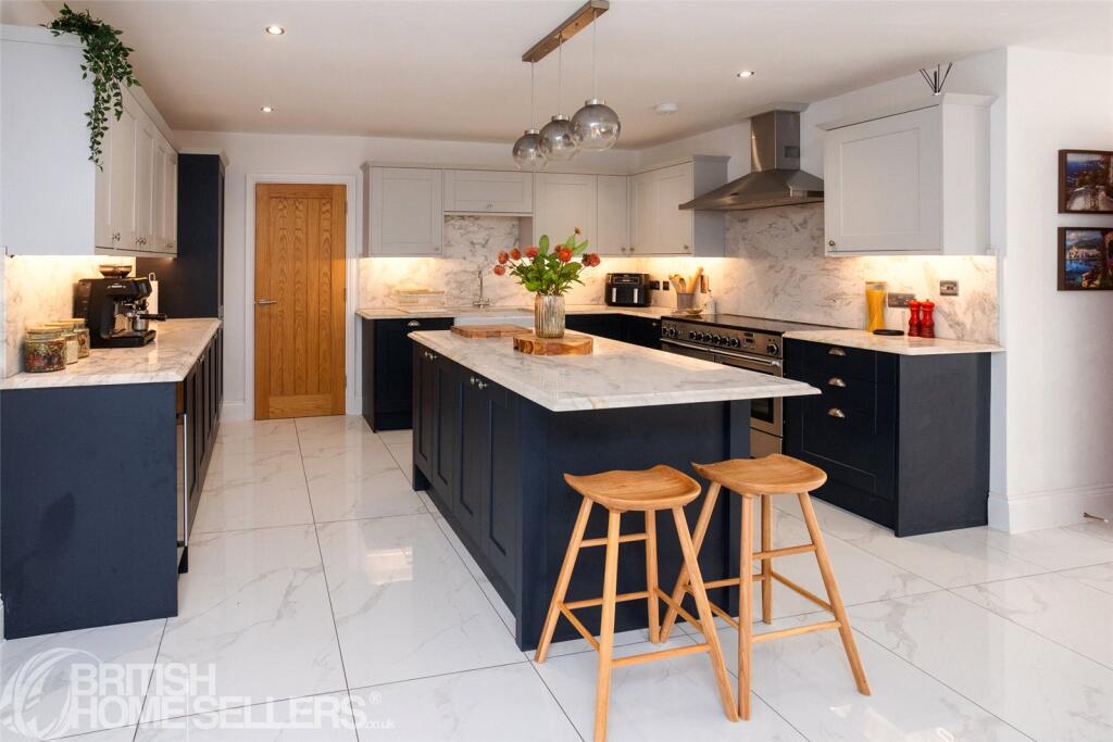House in Tunbridge Wells, Paddock Wood - View 3