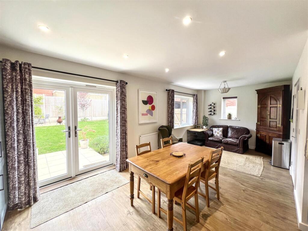 Hollowell Street, Wollaston, Wellingborough - View 3