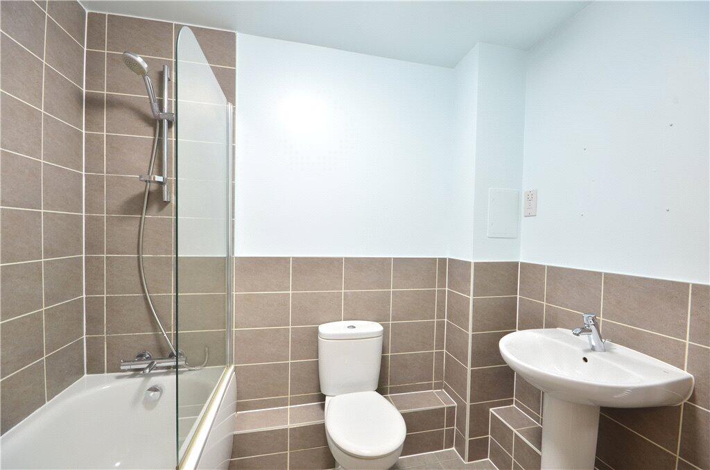 Apartment in Southall - More