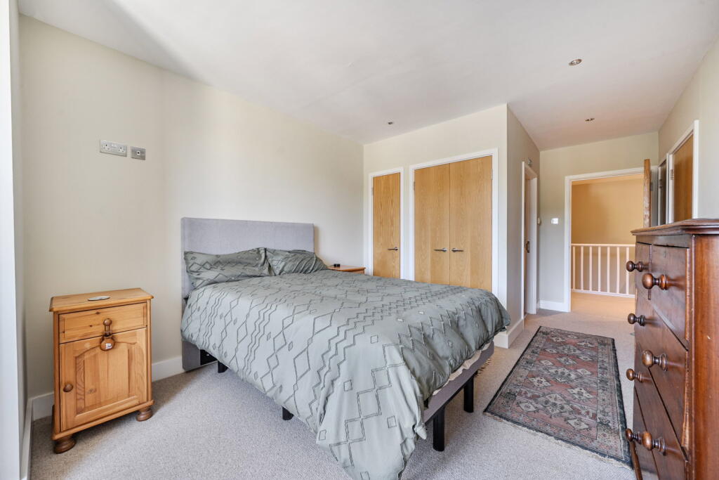 Apartment in Tonbridge - More