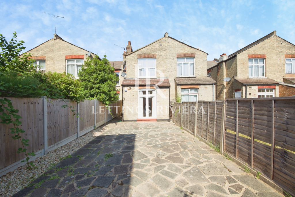 House in London - View 5