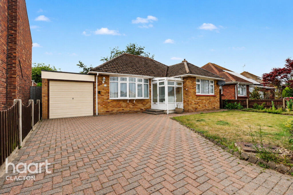 3-bed detached on Wyndham Crescent, Clacton-On-Sea, £375,000