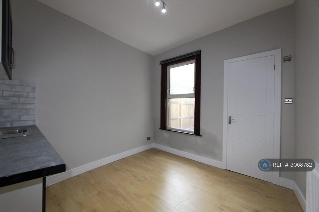Apartment in London - View 2