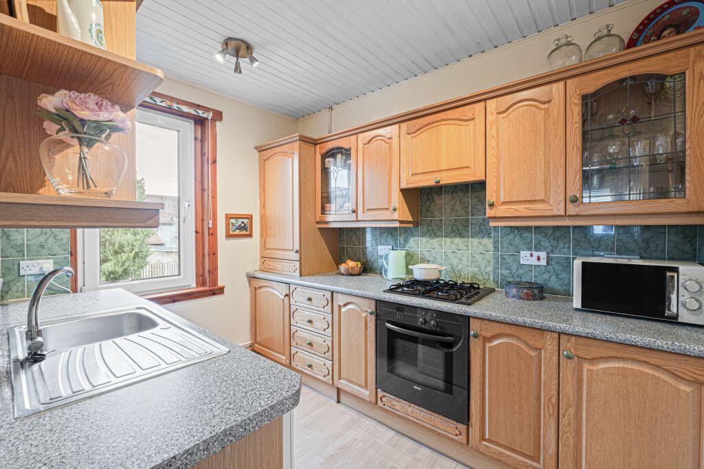 19 Horsbrugh Street, Innerleithen, EH44 6LF photo 4