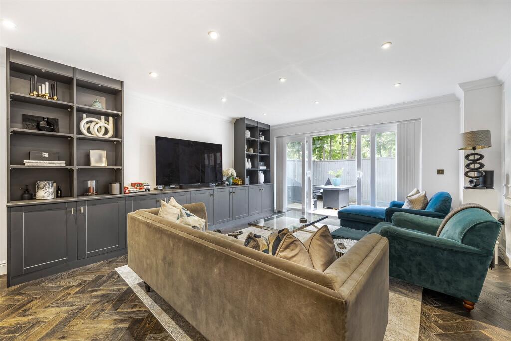 House in London, London Borough of Bromley - View 2