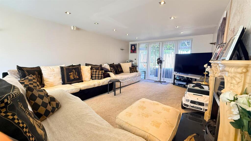 House in Birmingham, Kings Norton - View 4