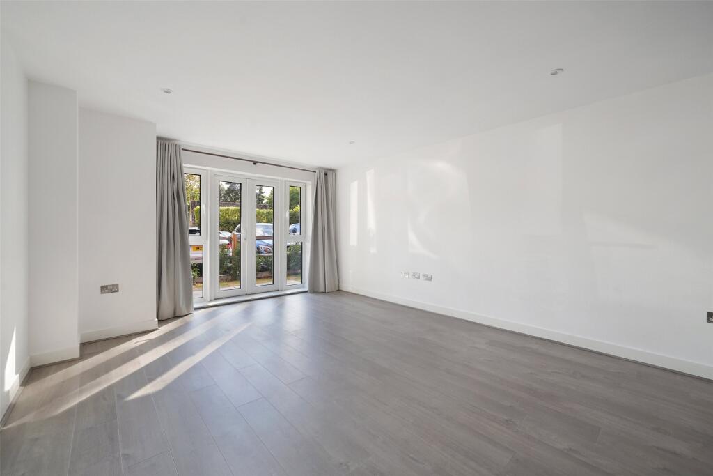Apartment in Redhill - View 3