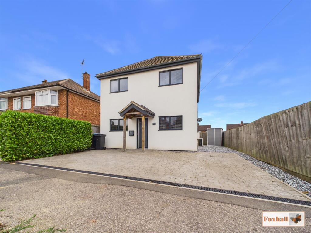 3-bed detached on Selkirk Road, Ipswich, £325,000