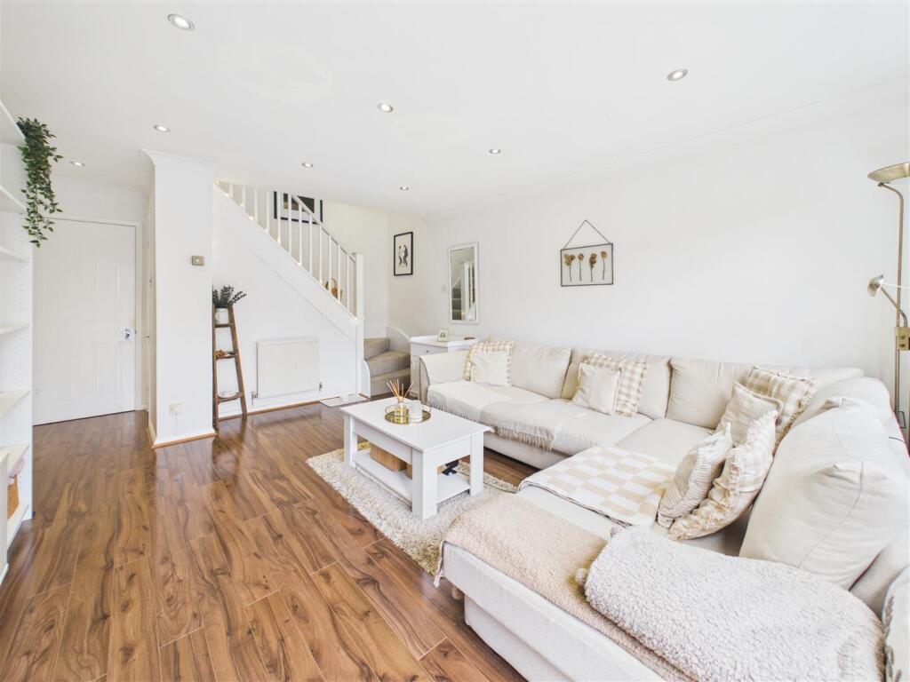 House in Walton-on-Thames, Surrey - View 4