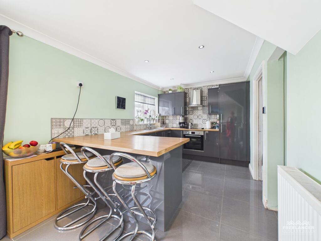 Central Way, Pontnewydd, Cwmbran - View 3