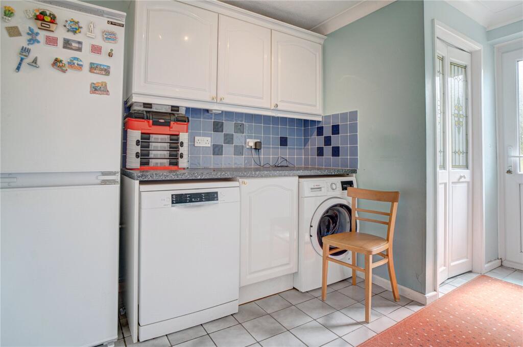 Westlea Drive, Westlea, Swindon, Wiltshire, SN5 photo 4