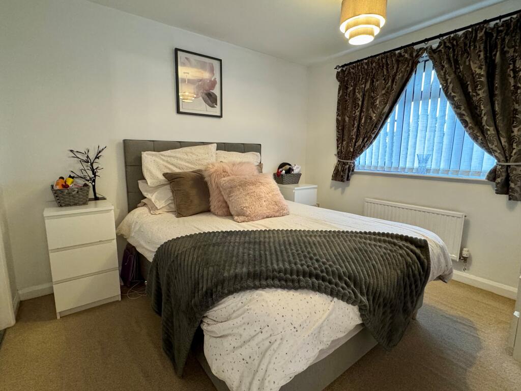 House in Swindon, Sparcells - More