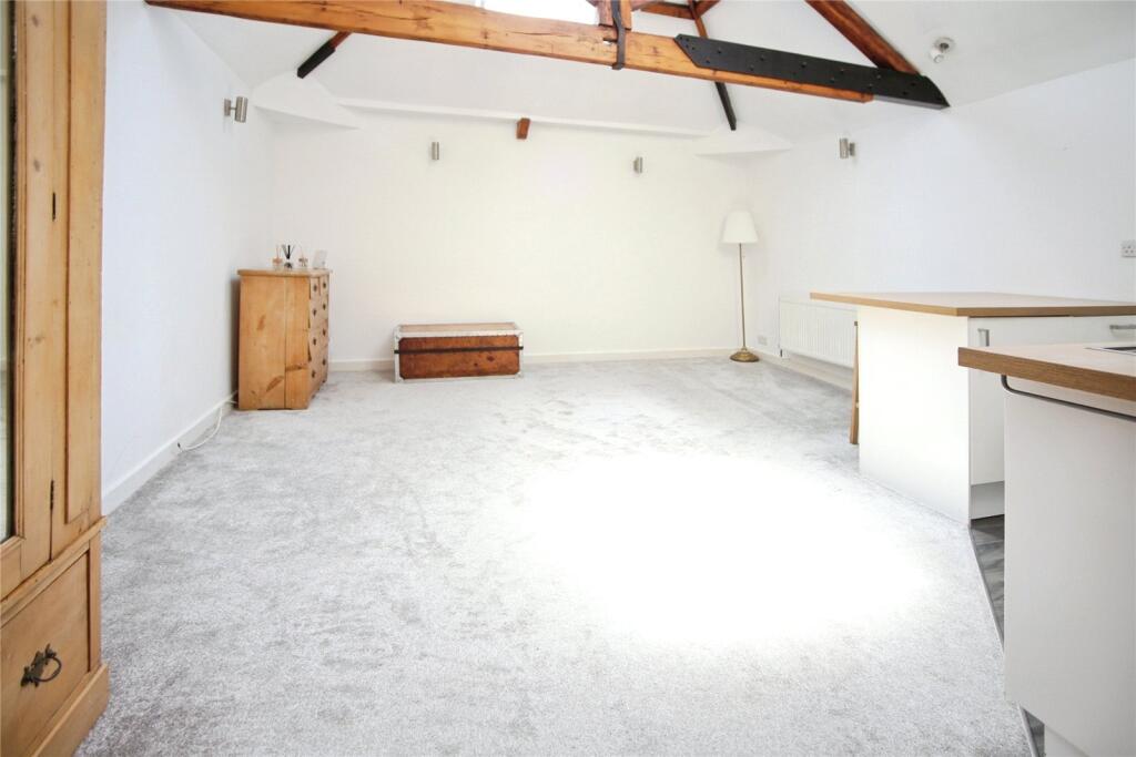 Apartment in Cheltenham, Warden Hill, Tivoli - View 4