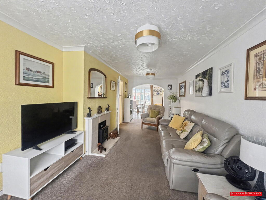 Binsted Close, Eastbourne, BN22 9RT photo 2
