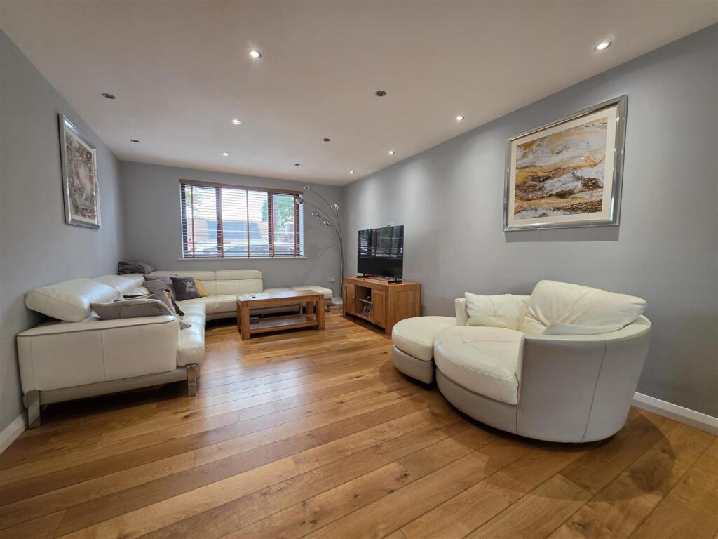 House in Guildford - View 4