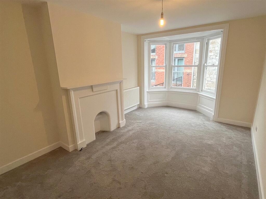 Main image of property: 11 Lower Street, Dartmouth