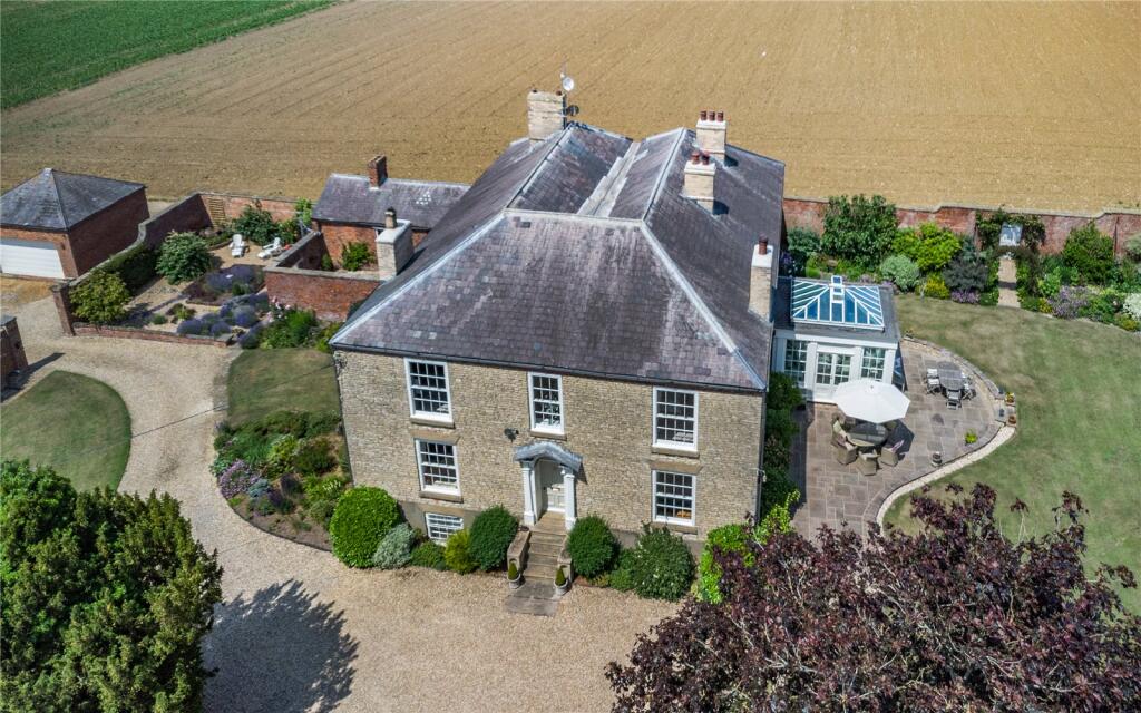 Main image of property: Cleatham Villa, Cleatham, Gainsborough, Lincolnshire, DN21