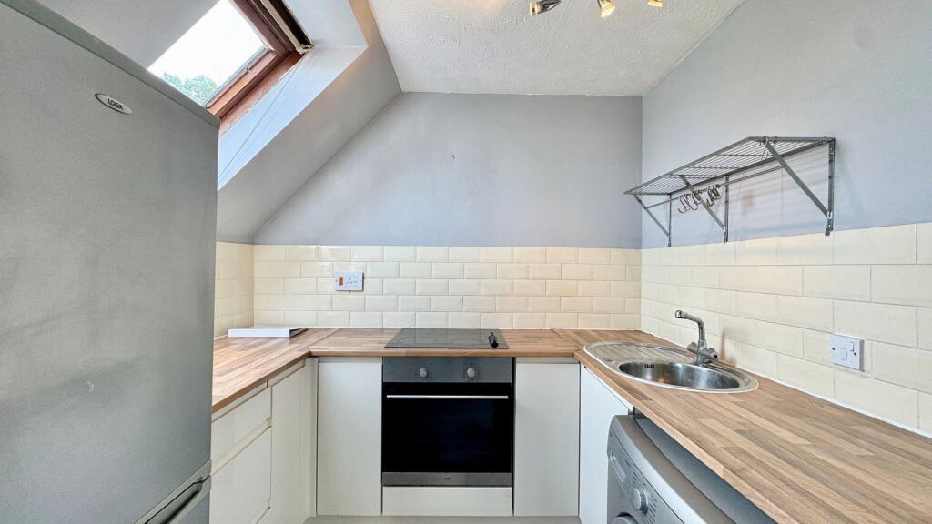 Ashridge Court, Newbury, RG14 7LL photo 2