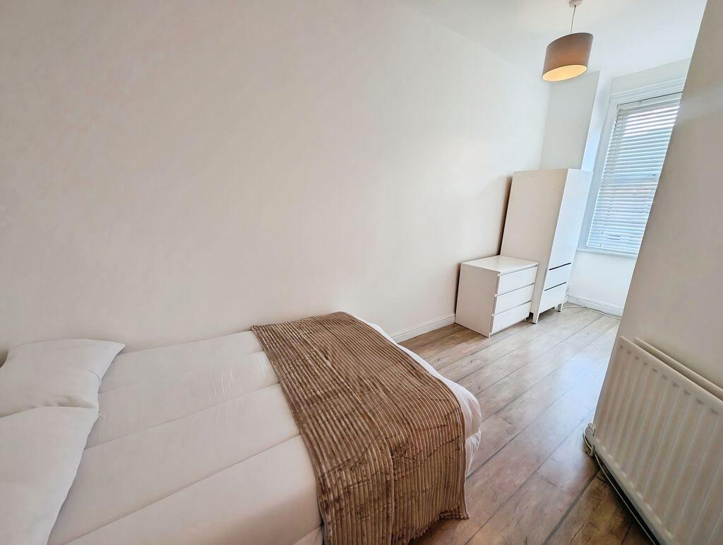 Apartment in Newcastle upon Tyne, Tyne and Wear - View 5