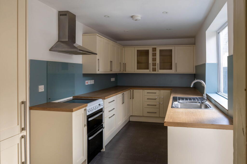 Alexander Terrace, Corsham, SN13 photo 3