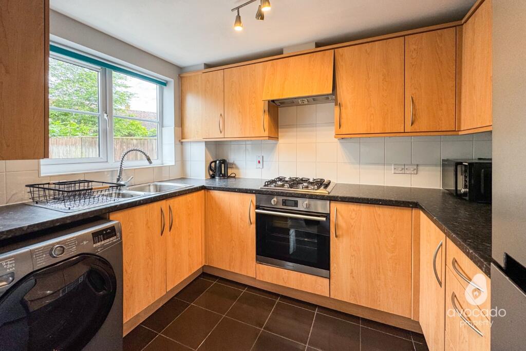 Gloucester Avenue, Shinfield, RG2 - View 6