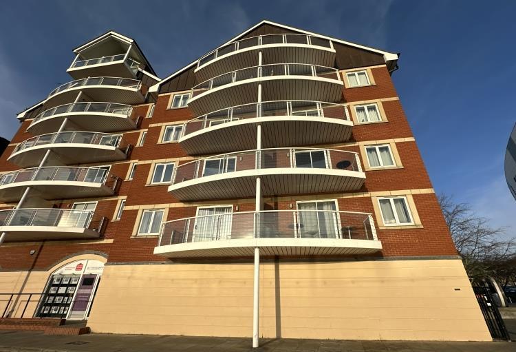 Apartment in Ipswich, Stoke - View 2