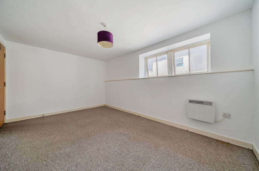 Apartment in Brighton - View 5