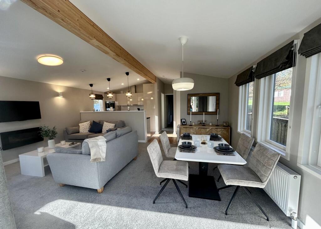 Nordic Lodge , Legge Farm Coarse Fishery, Beaworthy, Devon, EX21 5LF photo 4
