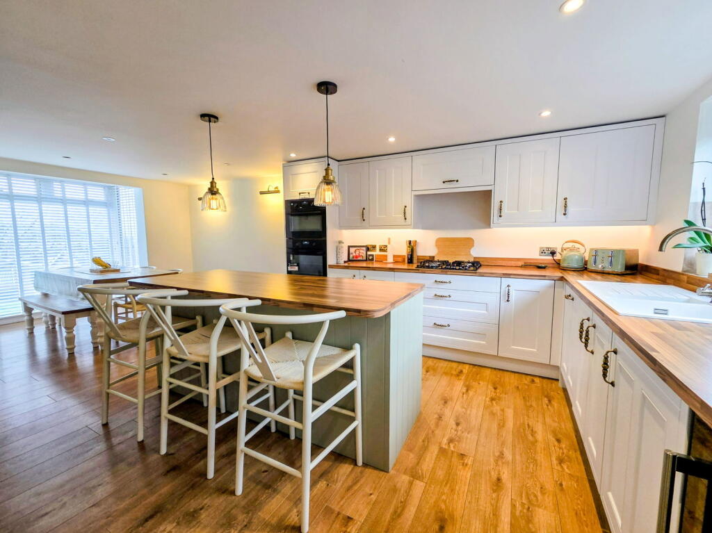 Springwood Close, Plympton photo 2
