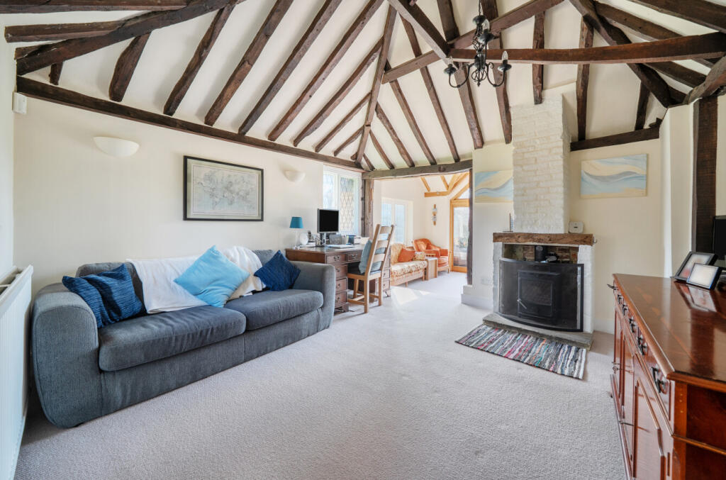 House in Guildford, Worplesdon - More