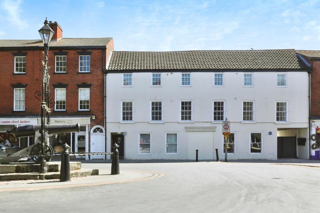 Main image of property: 4 Chapelgate, Retford, DN22