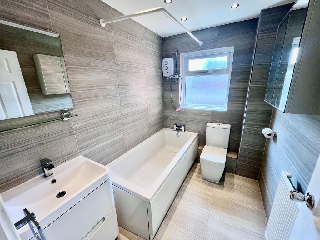 House in Newport Pagnell, City of Milton Keynes - View 4