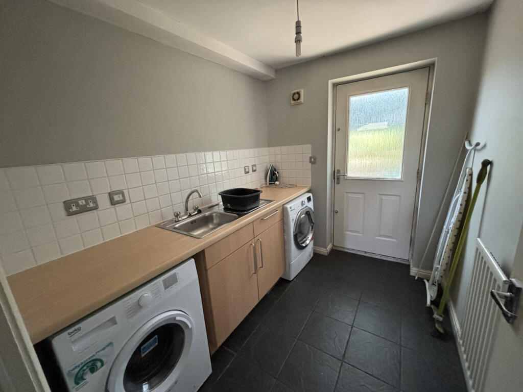 4 bedroom town house for rent