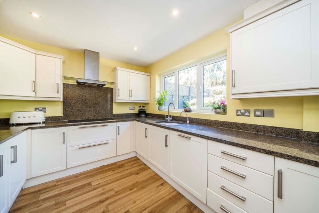 House in Kingston upon Thames - View 4