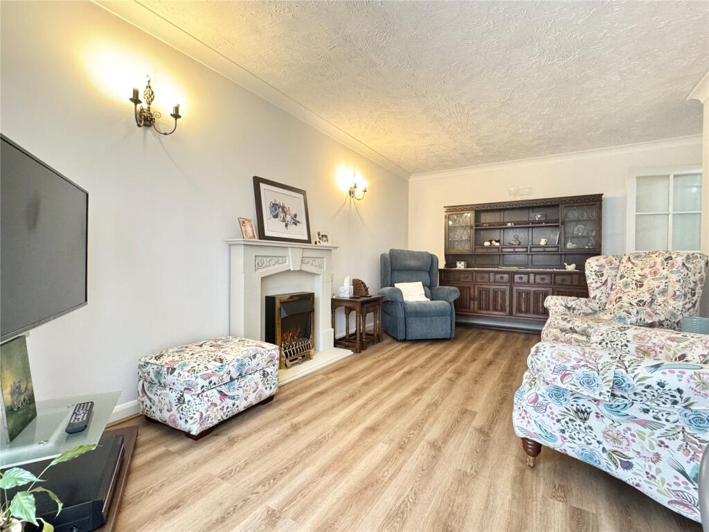 Apartment in Sevenoaks, Swanley - View 4