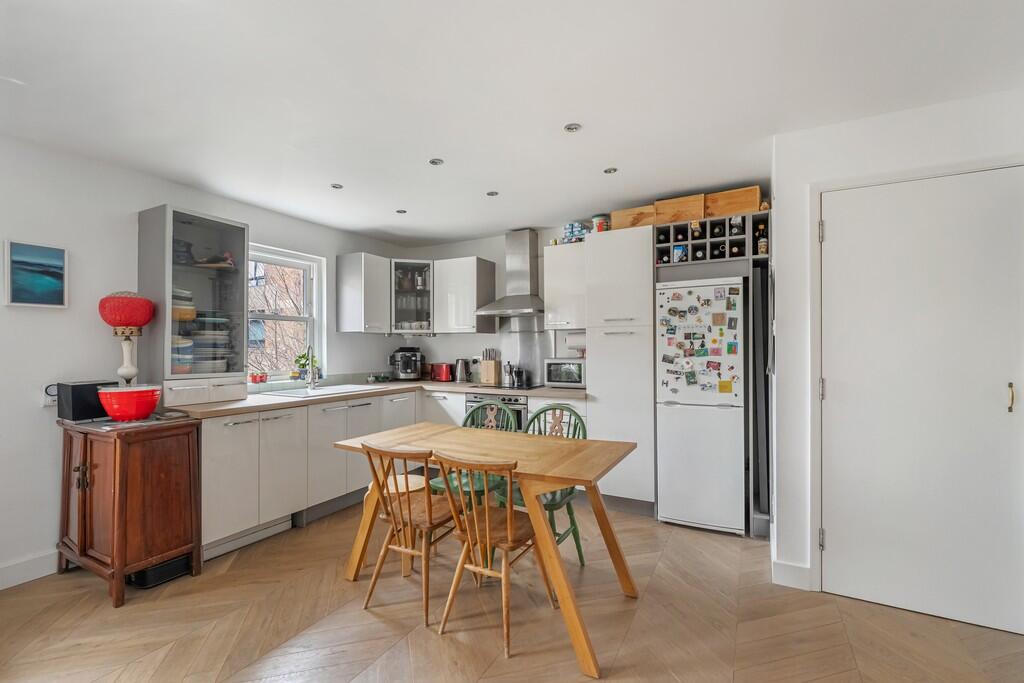 Apartment in London - View 3