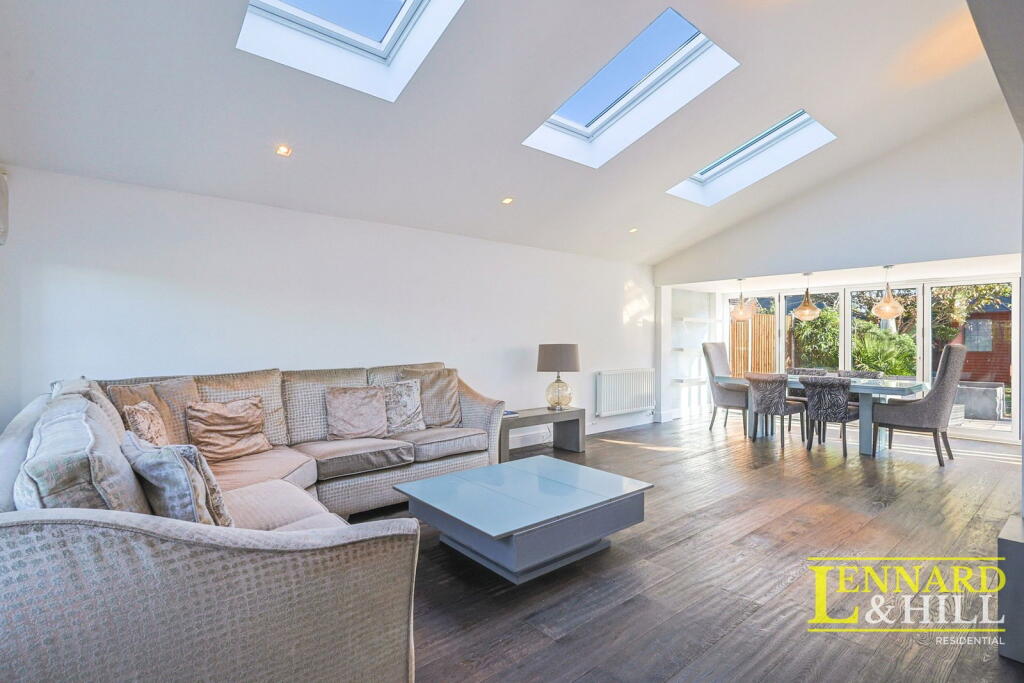 House in Romford - View 4