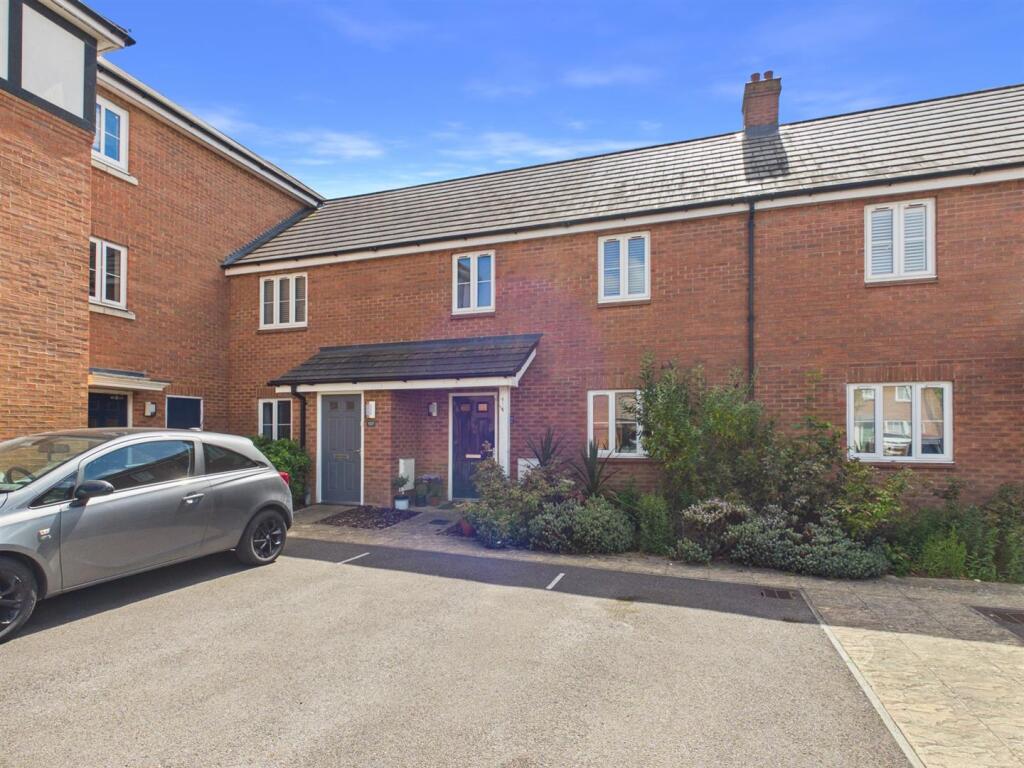 Main image of property: Chappell Close, Aylesbury, Buckinghamshire