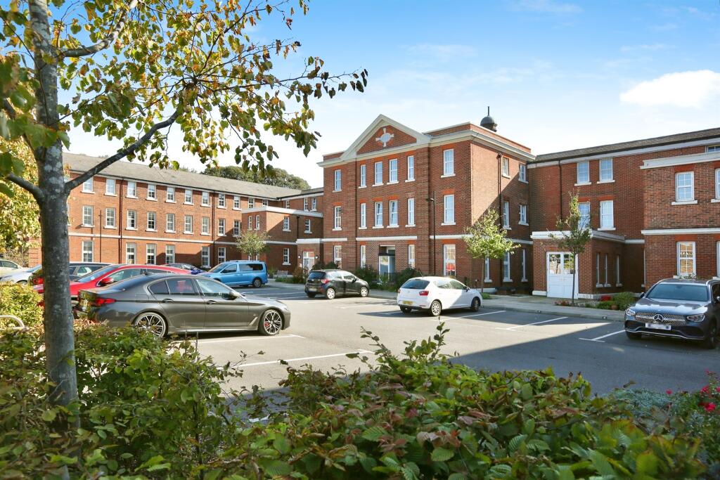 1-bed apartment on Wakeley Drive, Gosport, £265,000