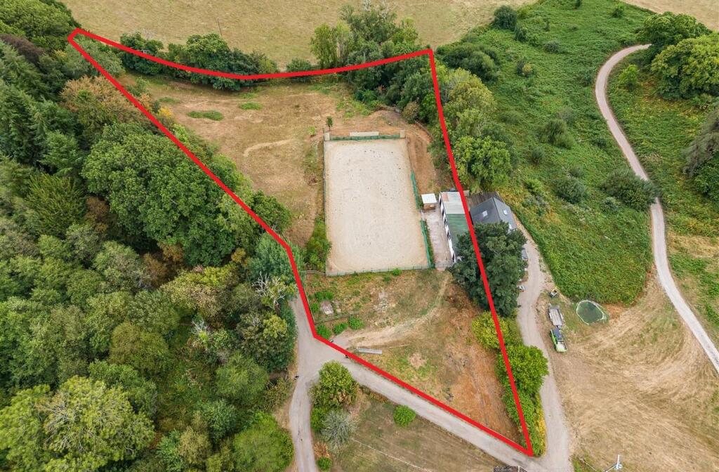 Main image of property: Land and Stables to the South East of West Lodge, Lower Machen, Newport, NP10 8GG