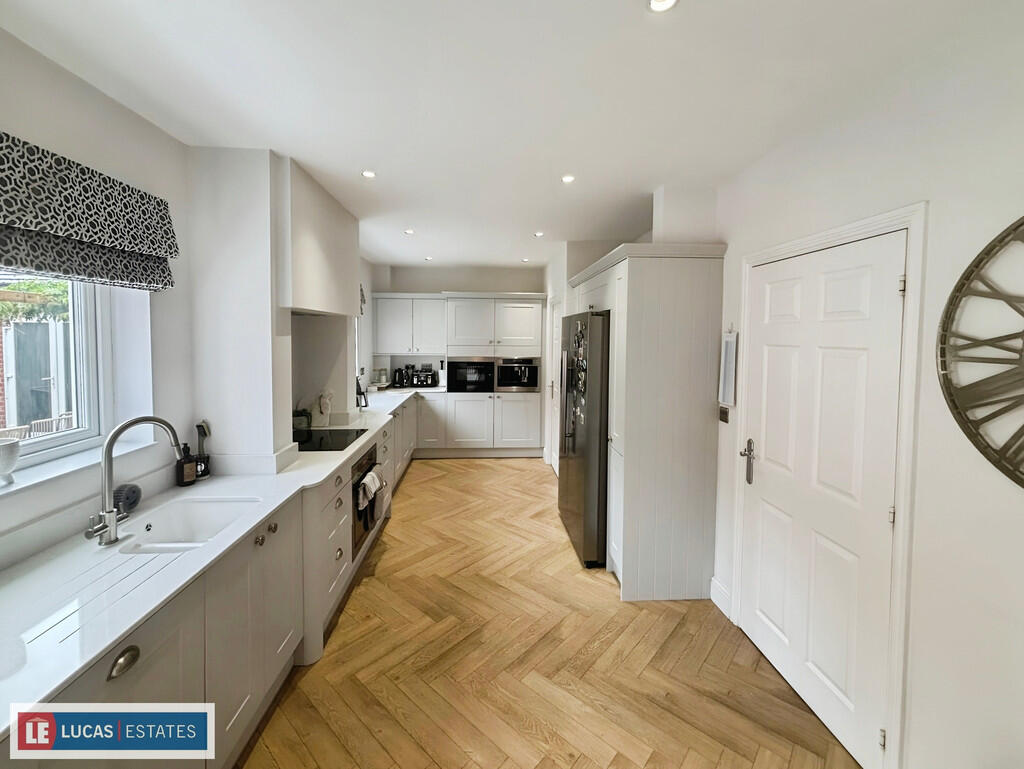 Buzzard Way, Penallta, Hengoed photo 3
