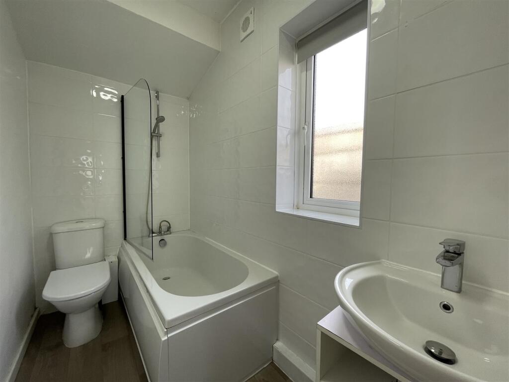 House in Southall - View 5
