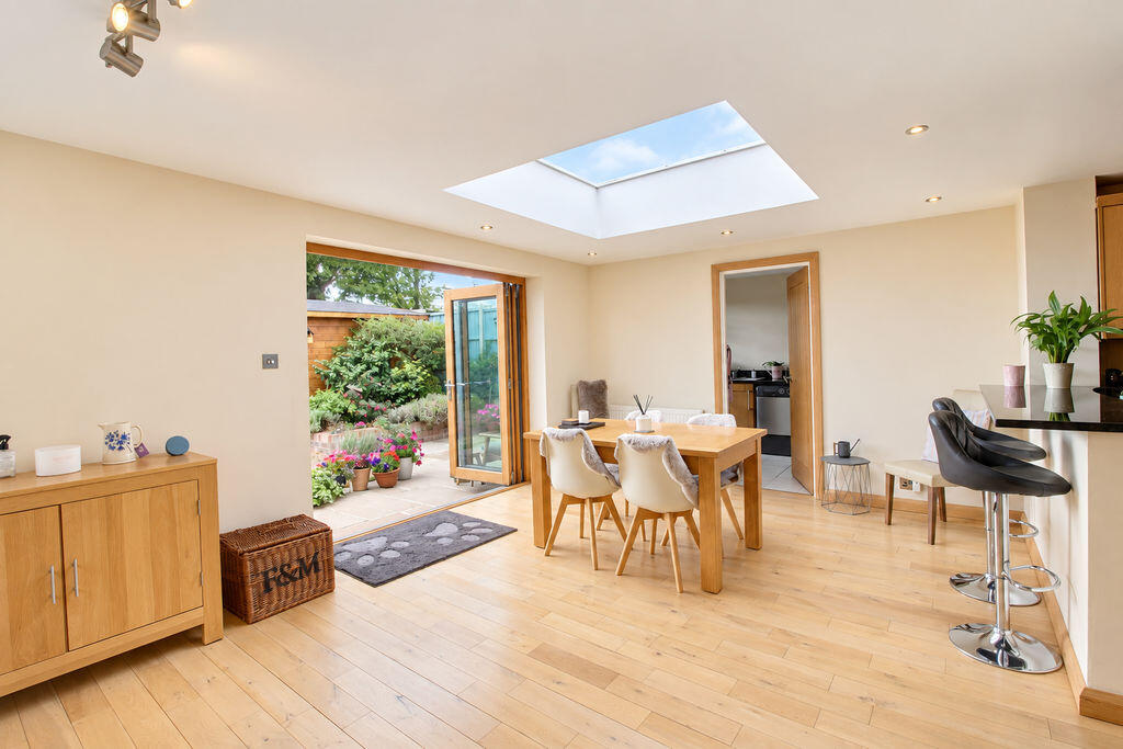 House in Enfield - View 4