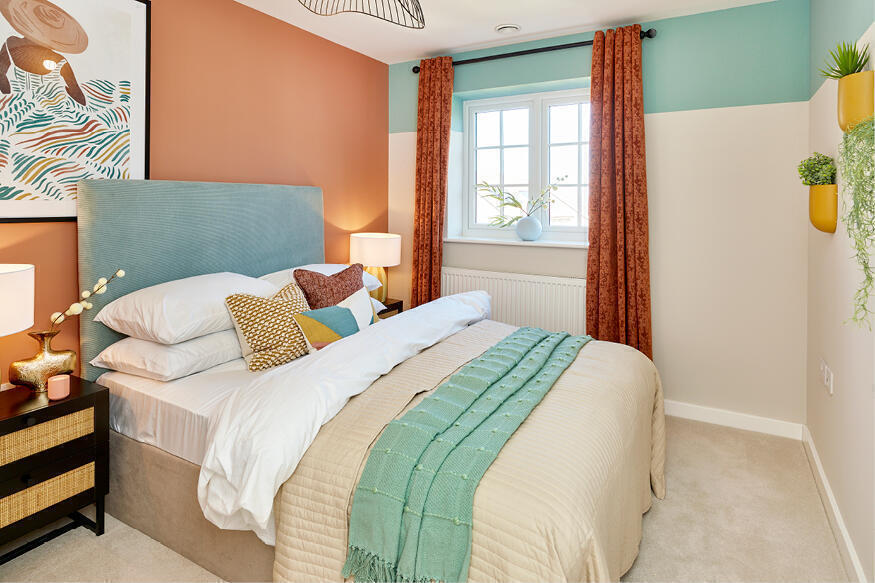 House in Broxbourne, Hammond Street - More