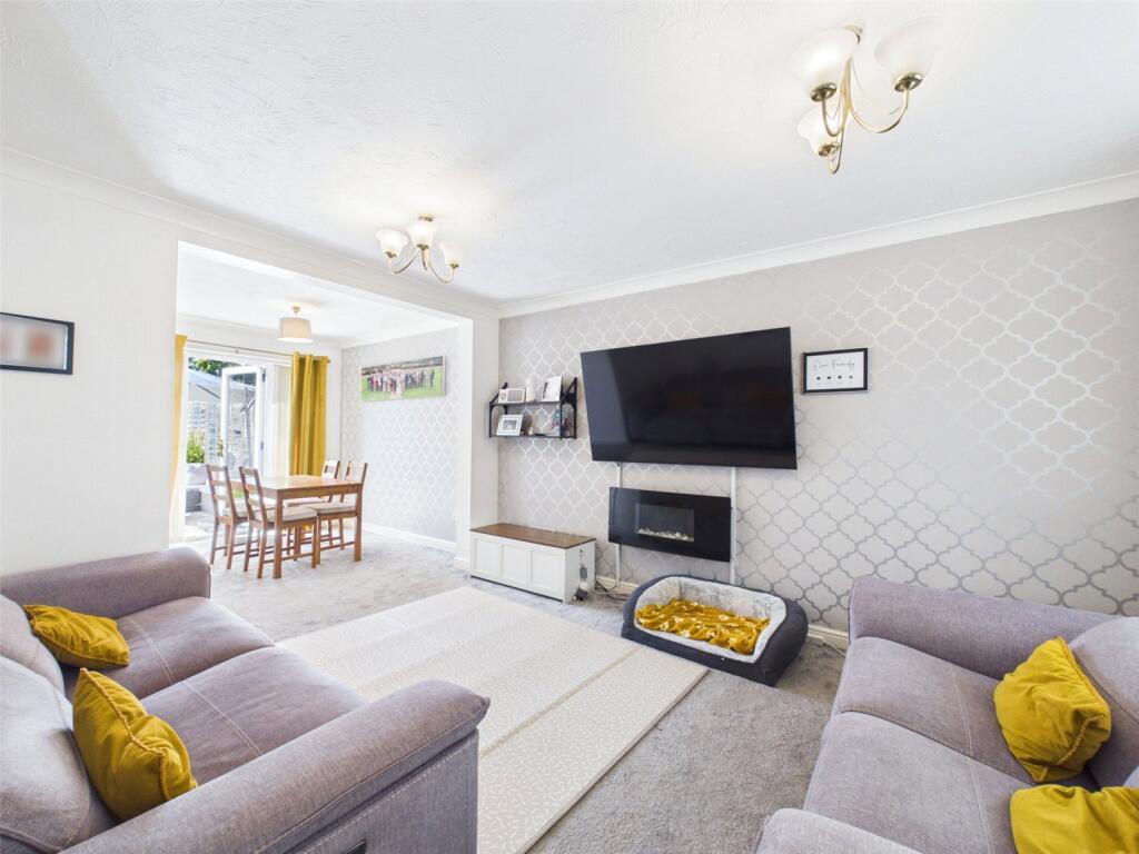 House in Worcester, Lyppard Grange, Warndon - View 2