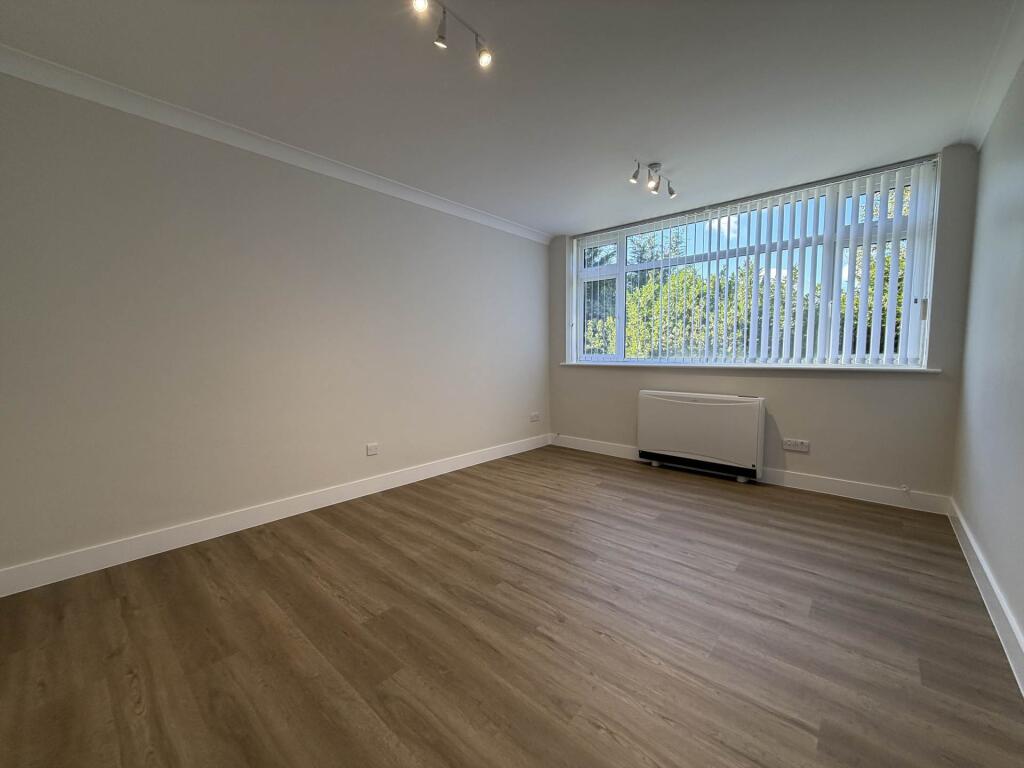 Apartment in Canterbury - View 3