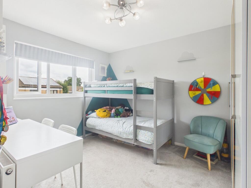 House in Slough, Cippenham - More