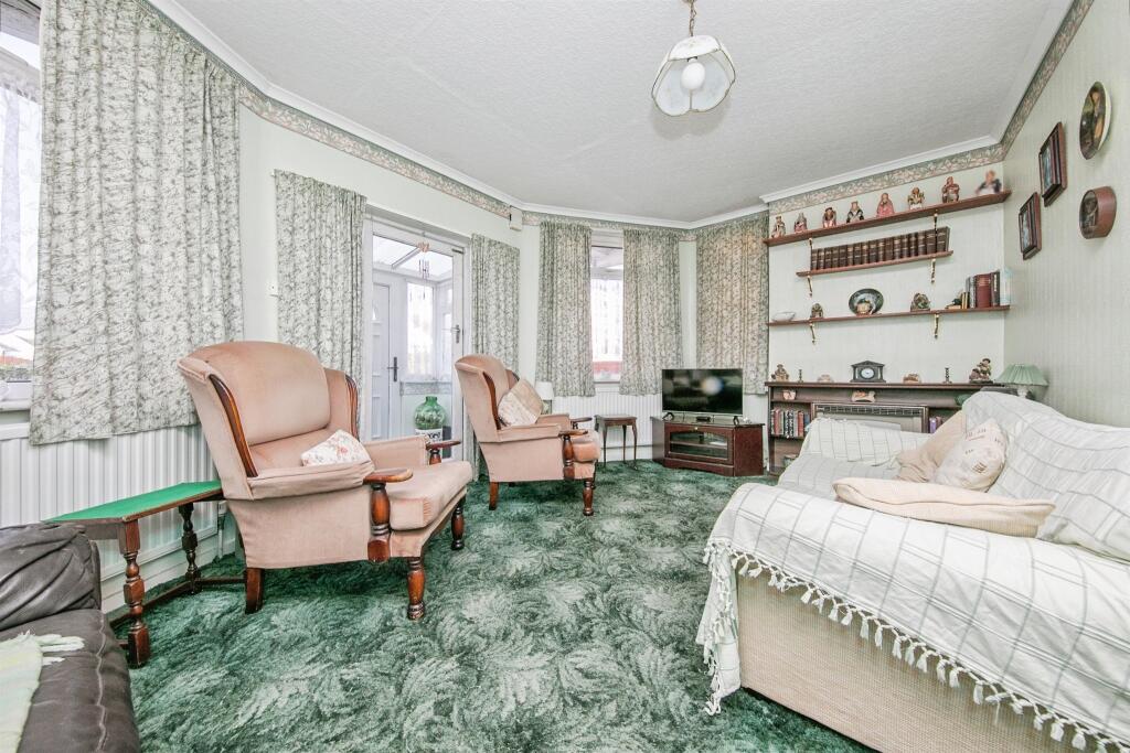 2-bed detached on Rosemary Way, Jaywick, CLACTON-ON-SEA, £130,000