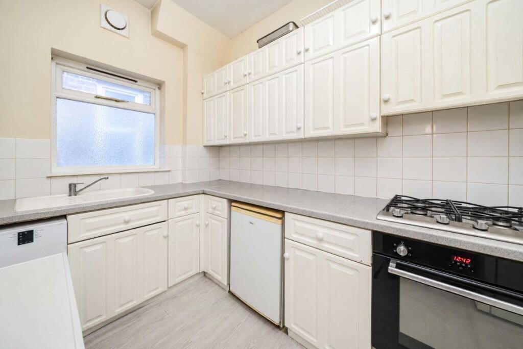 Apartment in London, Park Royal - View 5