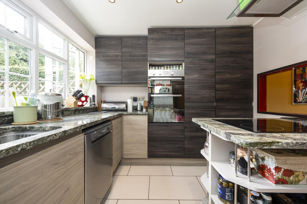 House in Harrow - View 3